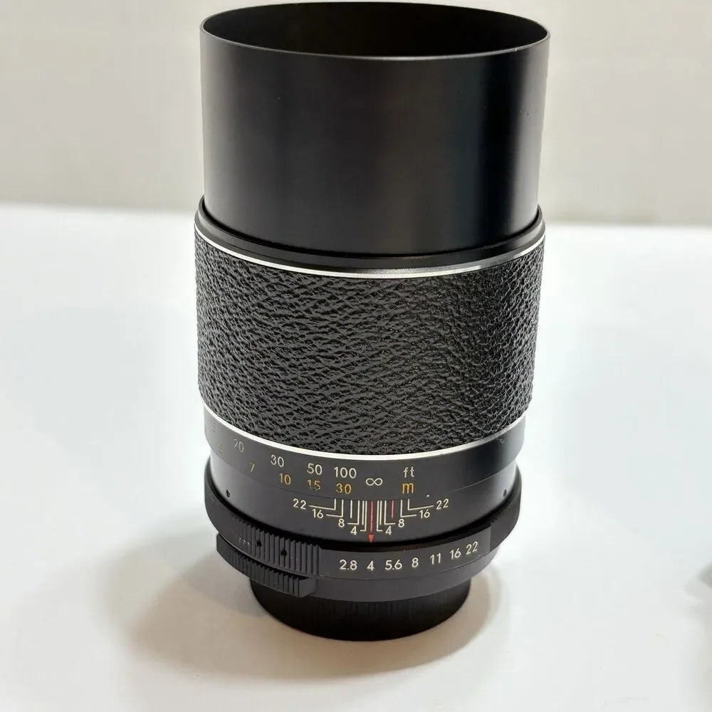 Auto Chinon 1:28 f=135mm Japan 28mm f2.8 Auto Lens Camera with Case